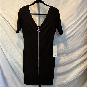 🌺NWT Iris Elegant Black V-Neck Mini Dress (Bundled Price-Bin2)